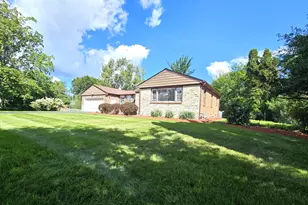 850 E Ellsworth Ln, Bayside, WI 53217 - Photo 5