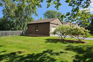 850 E Ellsworth Ln, Bayside, WI 53217 - Photo 9