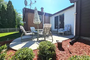 850 E Ellsworth Ln, Bayside, WI 53217 - Photo 17