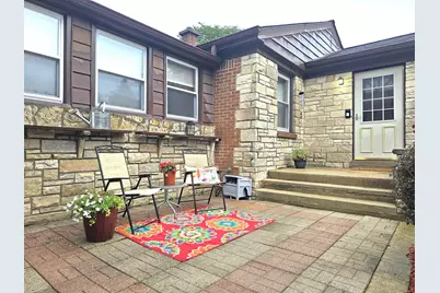 850 E Ellsworth Ln, Bayside, WI 53217 - Photo 9