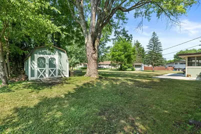 N57W18198  Juniper Ln, Menomonee Falls, WI 53051 - Photo 35