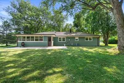 N57W18198  Juniper Ln, Menomonee Falls, WI 53051 - Photo 37