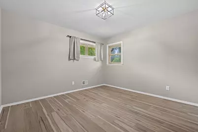 N57W18198  Juniper Ln, Menomonee Falls, WI 53051 - Photo 23
