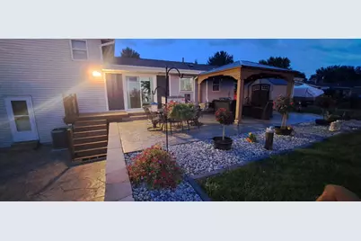 3967  Ernst Dr, Hartford, WI 53027 - Photo 7