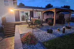 3967 Ernst Dr, Hartford, WI 53027 - Photo 7