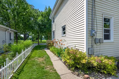 1826 E Fernwood Ave, Milwaukee, WI 53207 - Photo 15