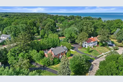 7039 N Belmont Ln, Fox Point, WI 53217 - Photo 51