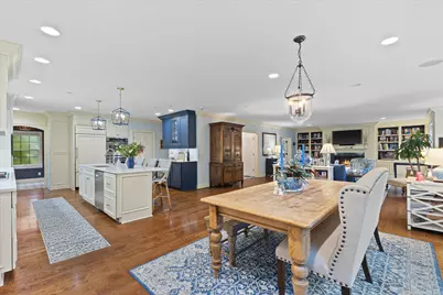 7039 N Belmont Ln, Fox Point, WI 53217 - Photo 17