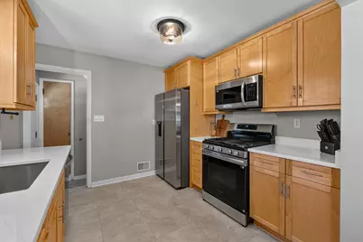 425 W Van Norman Ave, Milwaukee, WI 53207 - Photo 5