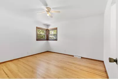 9600 W Morgan Ave, Milwaukee, WI 53228 - Photo 15