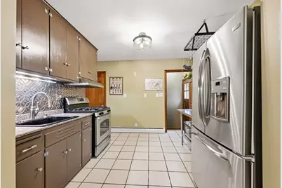 2802 S 47th St, Milwaukee, WI 53219 - Photo 9