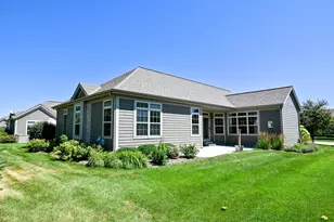 W179N11493 Blackstone Cir, Germantown, WI 53022 - Photo 9