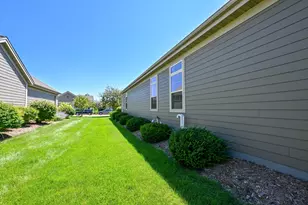 W179N11493 Blackstone Cir, Germantown, WI 53022 - Photo 11