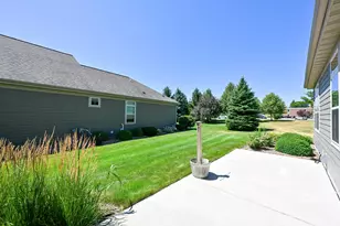 W179N11493 Blackstone Cir, Germantown, WI 53022 - Photo 5