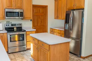 1981 Ashford Dr, Plover, WI 54467 - Photo 11