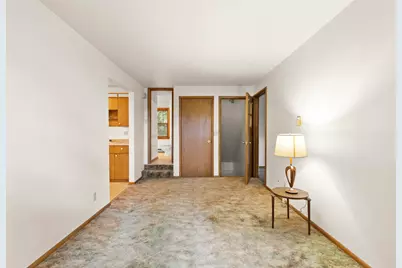 21650 W Valley Dr, New Berlin, WI 53146 - Photo 23