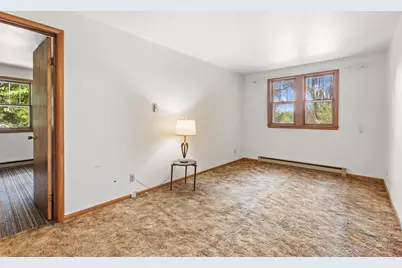 21650 W Valley Dr, New Berlin, WI 53146 - Photo 25