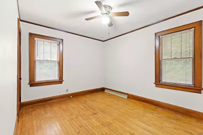 21650 W Valley Dr, New Berlin, WI 53146 - Photo 11