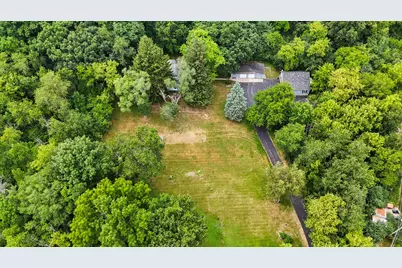 21650 W Valley Dr, New Berlin, WI 53146 - Photo 39