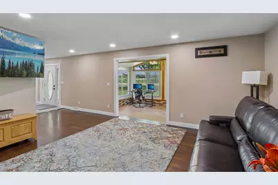 10780 S 92nd St, Franklin, WI 53132 - Photo 13