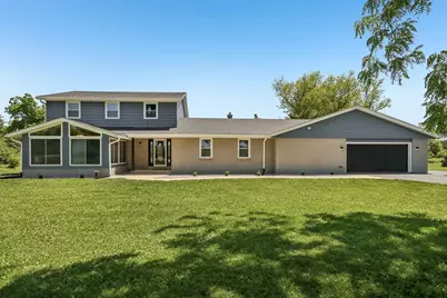 10780 S 92nd St, Franklin, WI 53132 - Photo 3