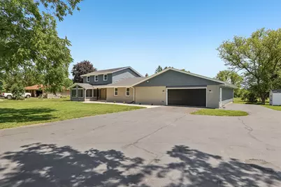 10780 S 92nd St, Franklin, WI 53132 - Photo 5