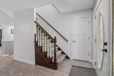 10780 S 92nd St, Franklin, WI 53132 - Photo 7