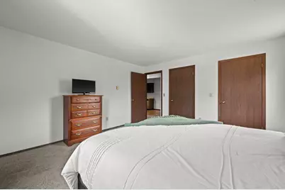 6440 W Howard Ave #103, Milwaukee, WI 53220 - Photo 15