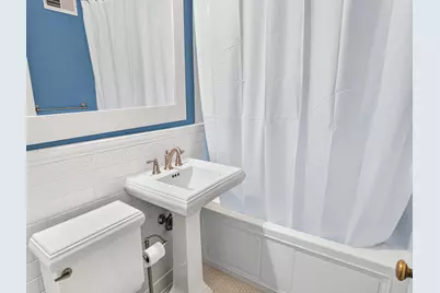 2539 N 80th St, Wauwatosa, WI 53213 - Photo 9