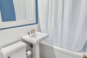 2539 N 80th St, Wauwatosa, WI 53213 - Photo 9