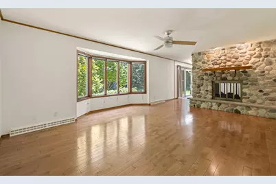 1176  Greenway Ln, Farmington, WI 53090 - Photo 7
