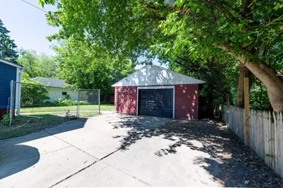 1614  Saint Clair St, Racine, WI 53402 - Photo 15