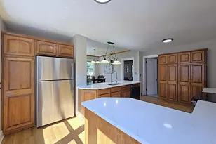 215 Randall Pl, Elkhorn, WI 53121 - Photo 7