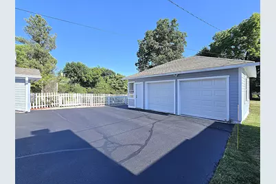 215  Randall Pl, Elkhorn, WI 53121 - Photo 71
