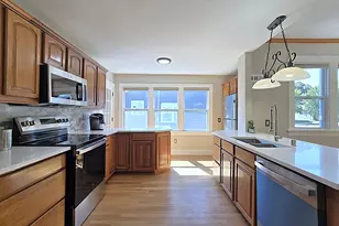 215 Randall Pl, Elkhorn, WI 53121 - Photo 5