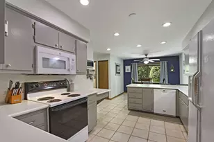 3625 S Brentwood Rd, New Berlin, WI 53151 - Photo 5