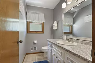 3625 S Brentwood Rd, New Berlin, WI 53151 - Photo 19