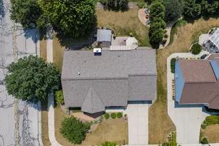 2147 Inverness Dr, Waukesha, WI 53186 - Photo 83