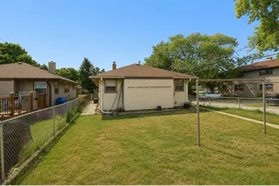 2113  Grove Ave, Racine, WI 53405 - Photo 41
