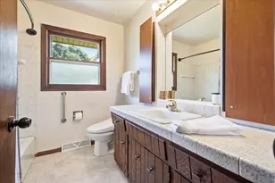4938 S 69th St, Greenfield, WI 53220 - Photo 15