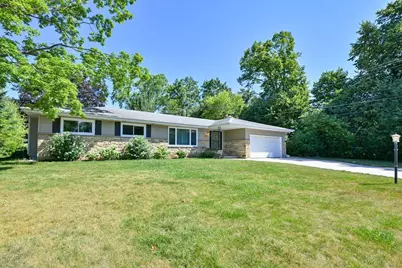 12810 W Balboa Dr, New Berlin, WI 53151 - Photo 35