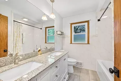 12810 W Balboa Dr, New Berlin, WI 53151 - Photo 21