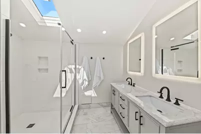 119 E Ohio Ave, Milwaukee, WI 53207 - Photo 29