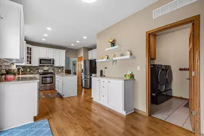 700  Creekwood Dr, West Bend, WI 53095 - Photo 17