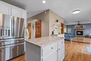 700 Creekwood Dr, West Bend, WI 53095 - Photo 15