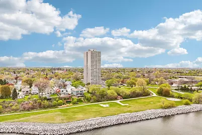 2525 S Shore Dr #14B, Milwaukee, WI 53207 - Photo 27