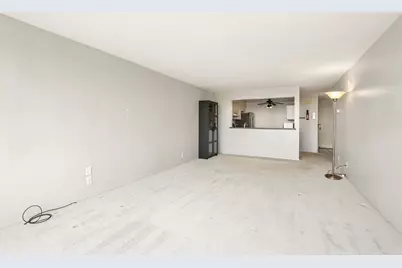 2525 S Shore Dr #14B, Milwaukee, WI 53207 - Photo 37