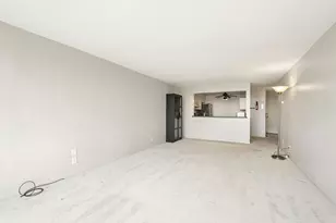 2525 S Shore Dr, Milwaukee, WI 53207 - Photo 37