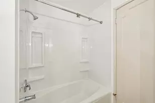 2525 S Shore Dr, Milwaukee, WI 53207 - Photo 11