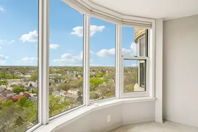 2525 S Shore Dr #14B, Milwaukee, WI 53207 - Photo 9